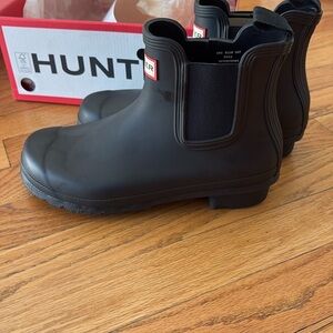 - Hunter black Chelsea insulated boot original
